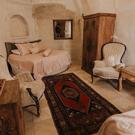 Hotel Cave 4*